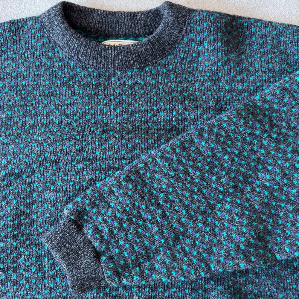Vintage LL Bean Sweater XL
Wool / Rayon
Grey with green and purple fleck